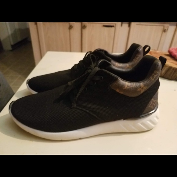 Louis Vuitton shoes - Picture 3 of 4